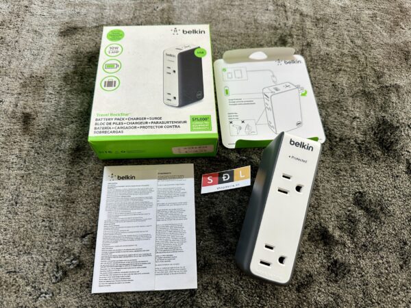 Sạc dự phòng Belkin Travel Rockstar kiêm ổ cắm điện & cổng USB