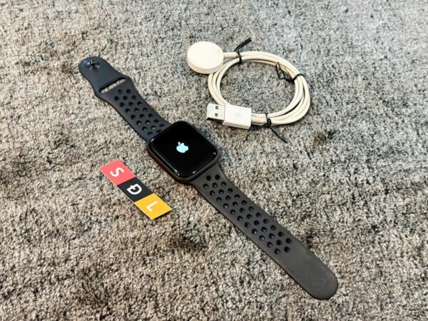 Apple Watch Nike+ Series 4 GPS LTE size 44mm Aluminum Case model A2008